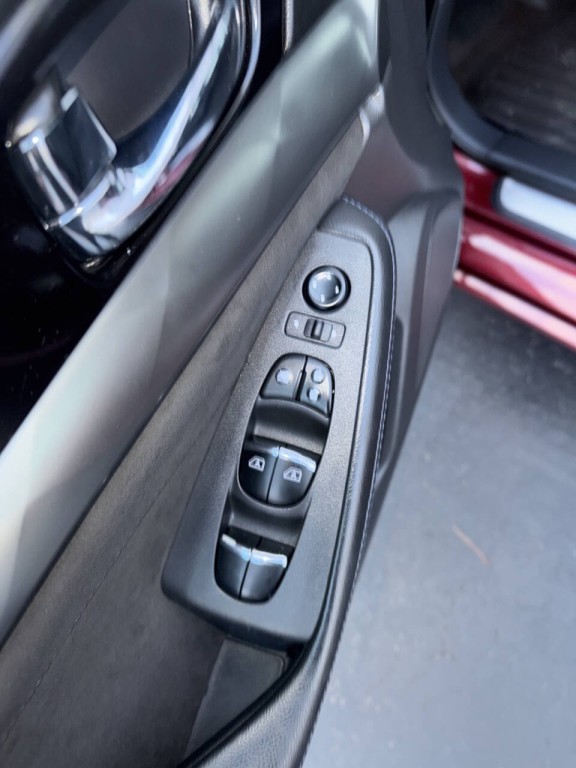 2016 Nissan Maxima Image 23