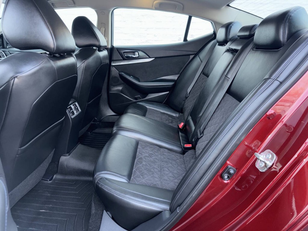 2016 Nissan Maxima Image 24