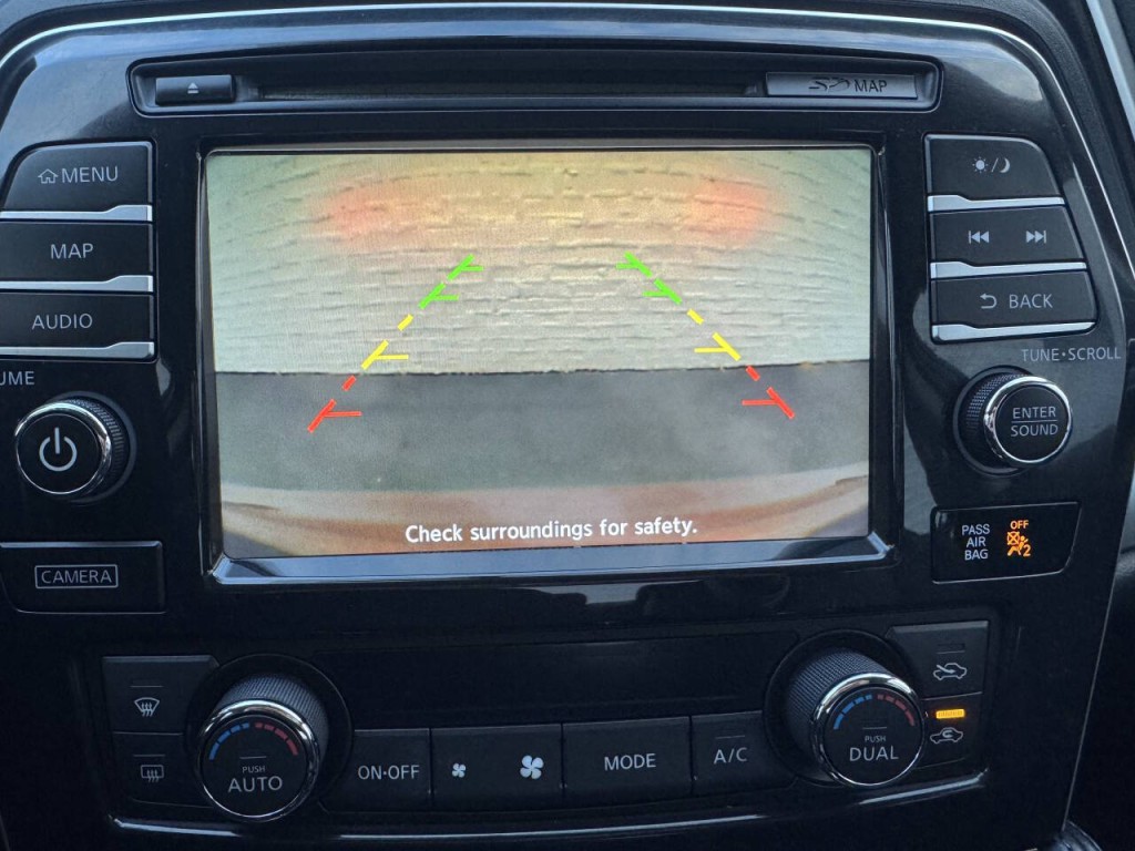 2016 Nissan Maxima Image 25