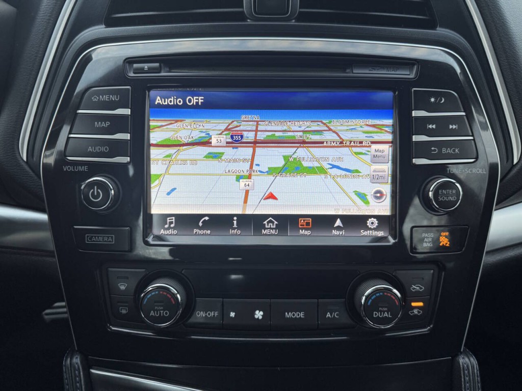 2016 Nissan Maxima Image 26