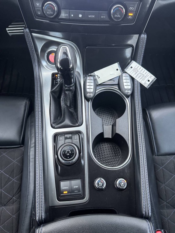 2016 Nissan Maxima Image 27