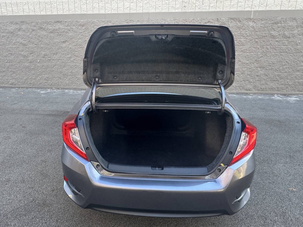 2018 Honda Civic Image 13