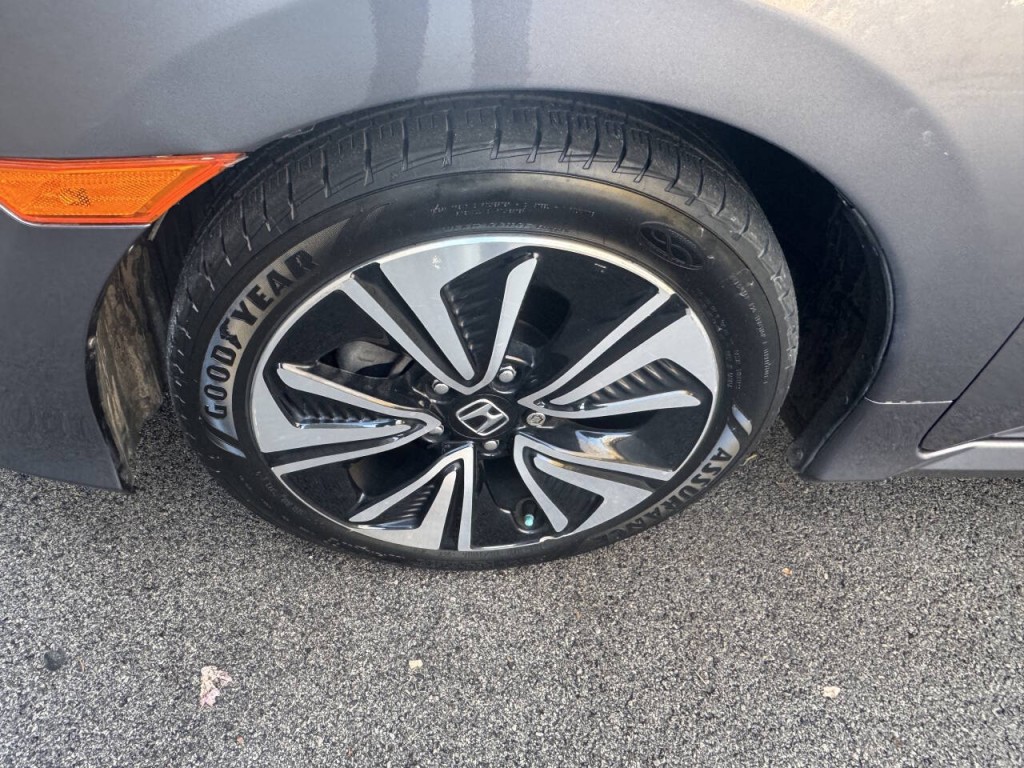 2018 Honda Civic Image 18