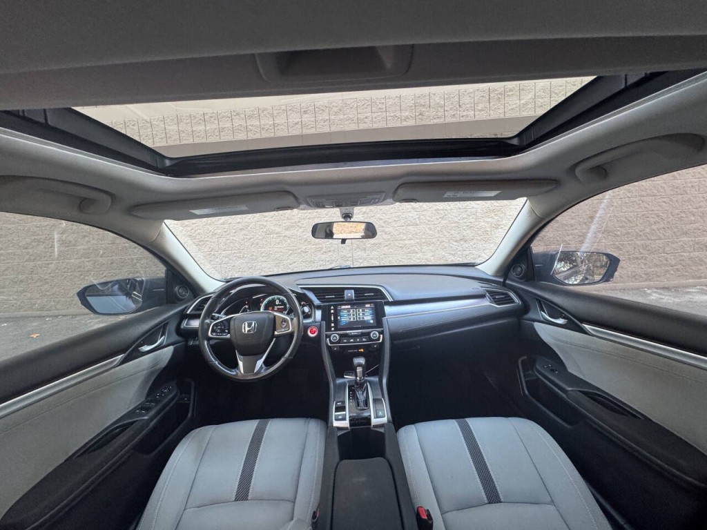 2018 Honda Civic Image 29