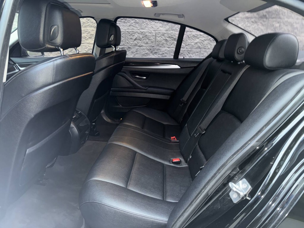 2012 BMW 5 Series Image 24