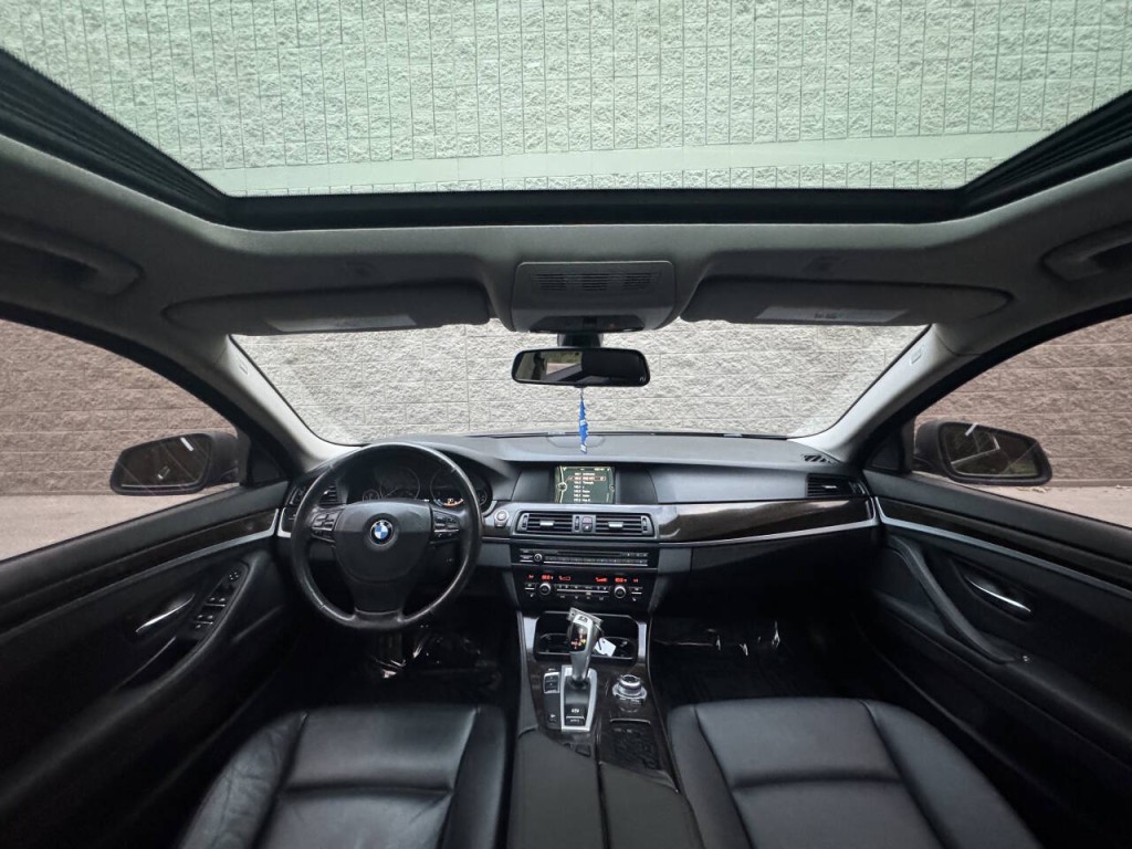2012 BMW 5 Series Image 31