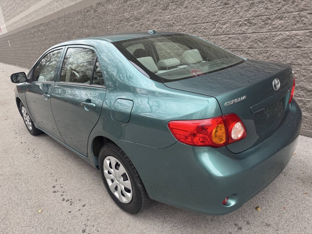 2010 Toyota Corolla Image 3