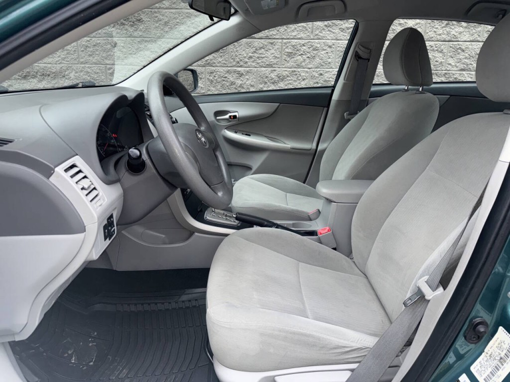 2010 Toyota Corolla Image 20