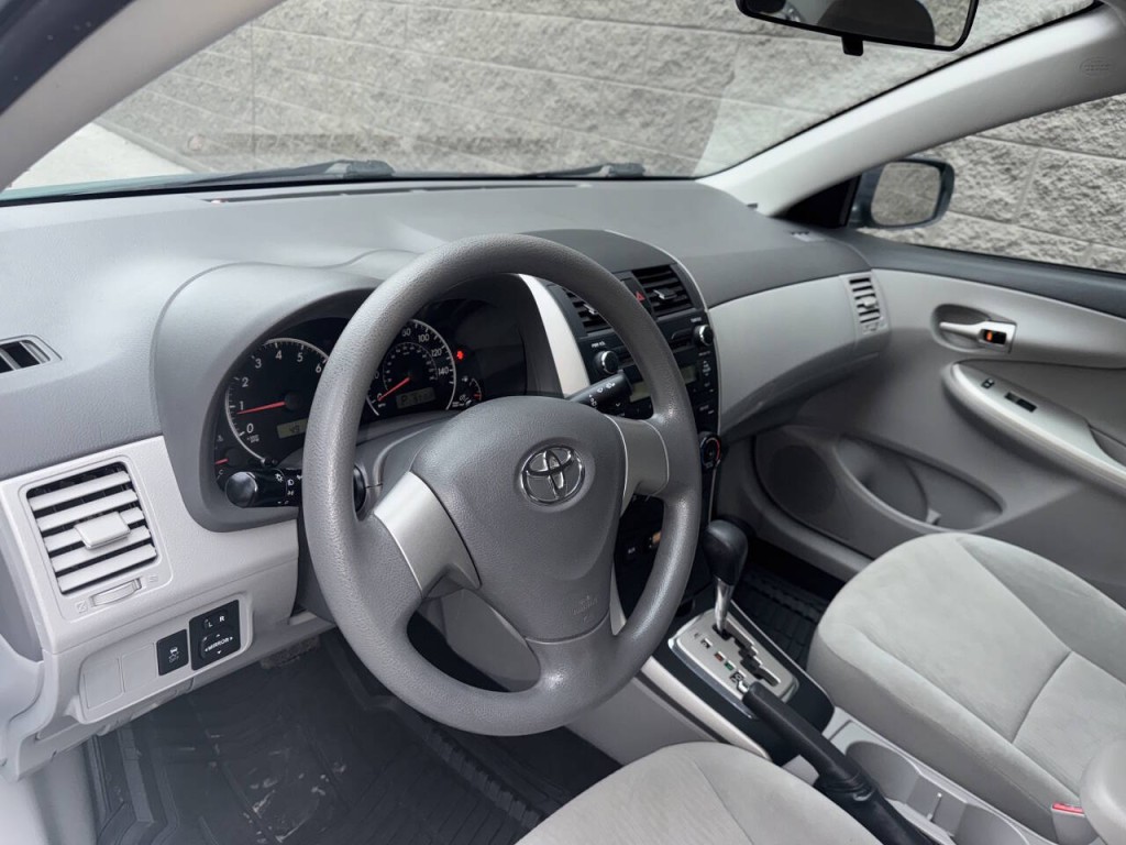2010 Toyota Corolla Image 21