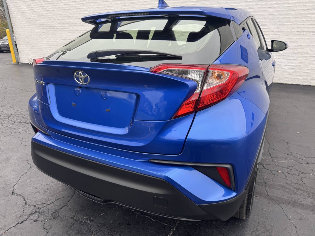 2018 Toyota C-HR Image 11