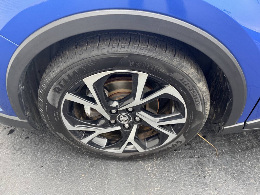 2018 Toyota C-HR Image 16