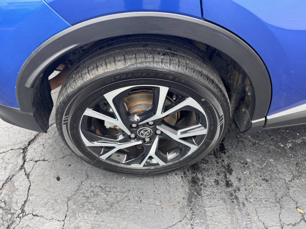 2018 Toyota C-HR Image 18