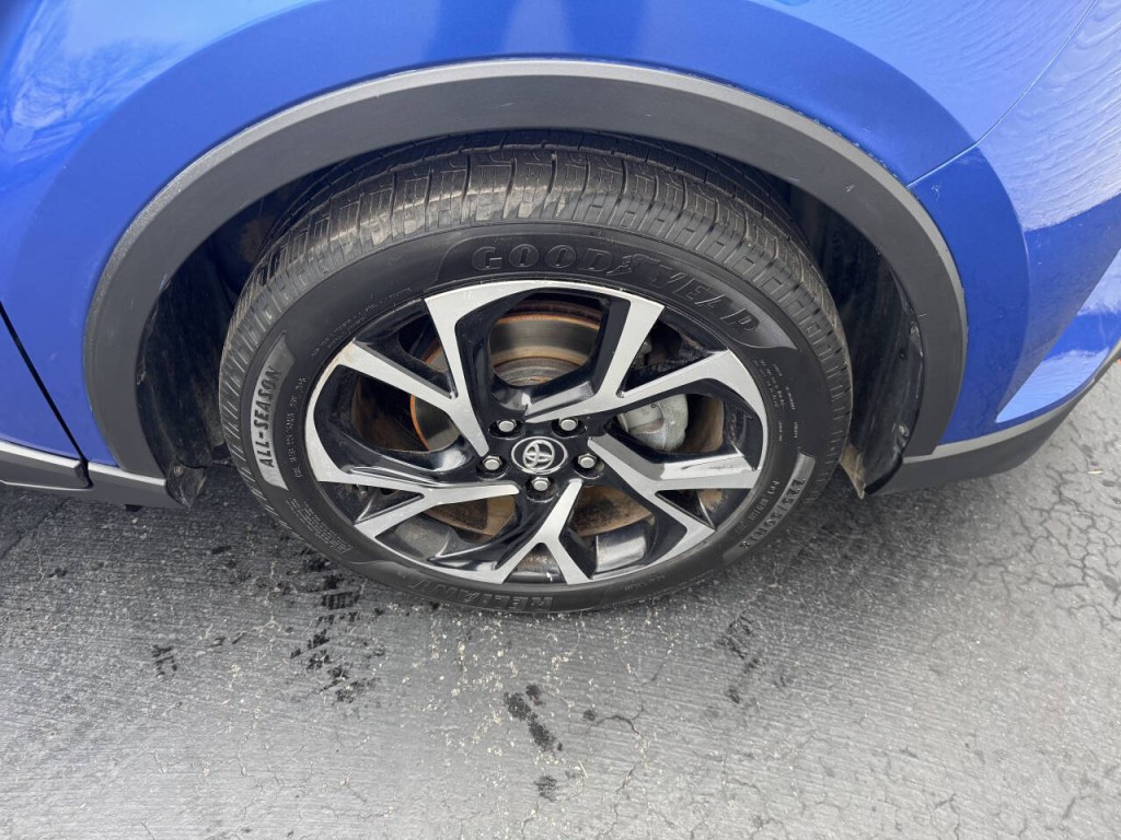 2018 Toyota C-HR Image 19