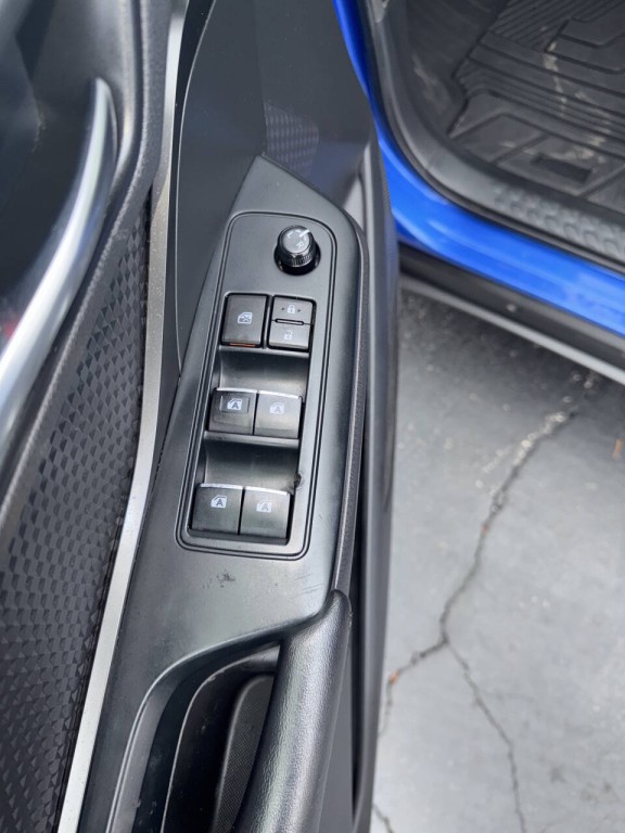 2018 Toyota C-HR Image 22