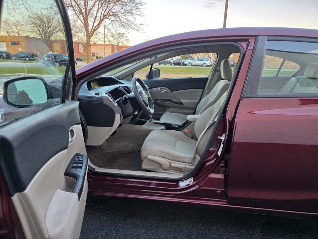 2012 Honda Civic Image 16