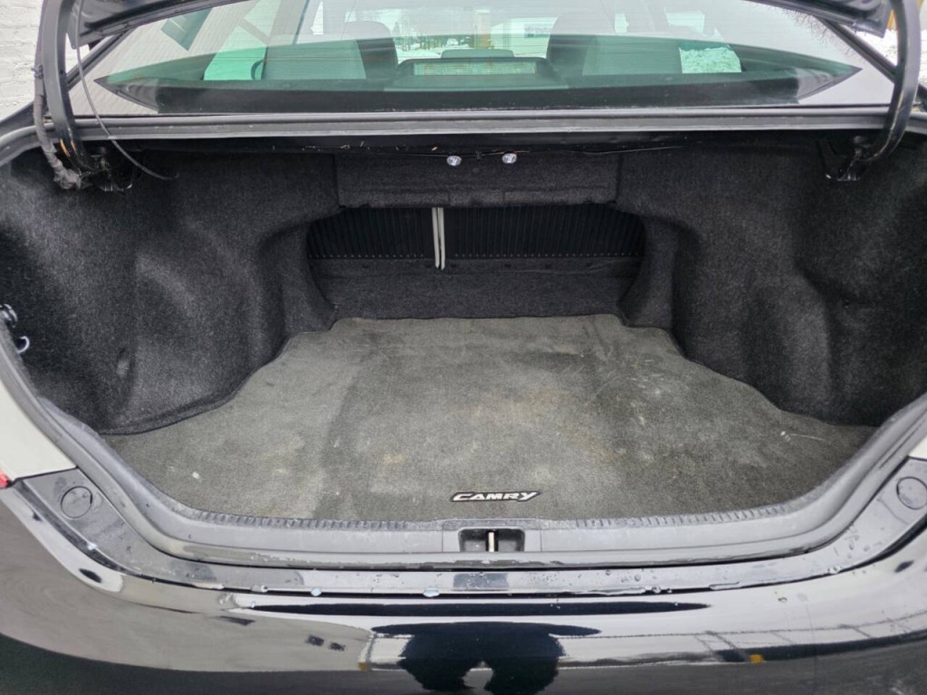 2014 Toyota Camry Image 9