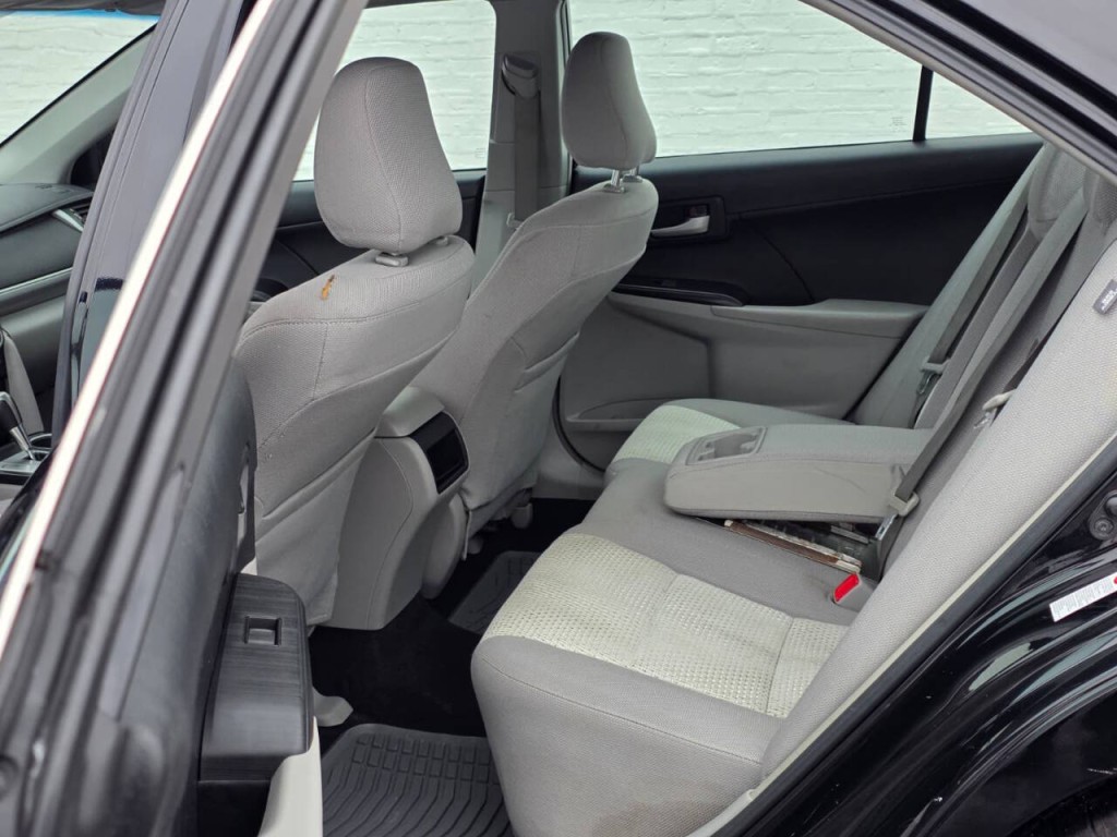 2014 Toyota Camry Image 14