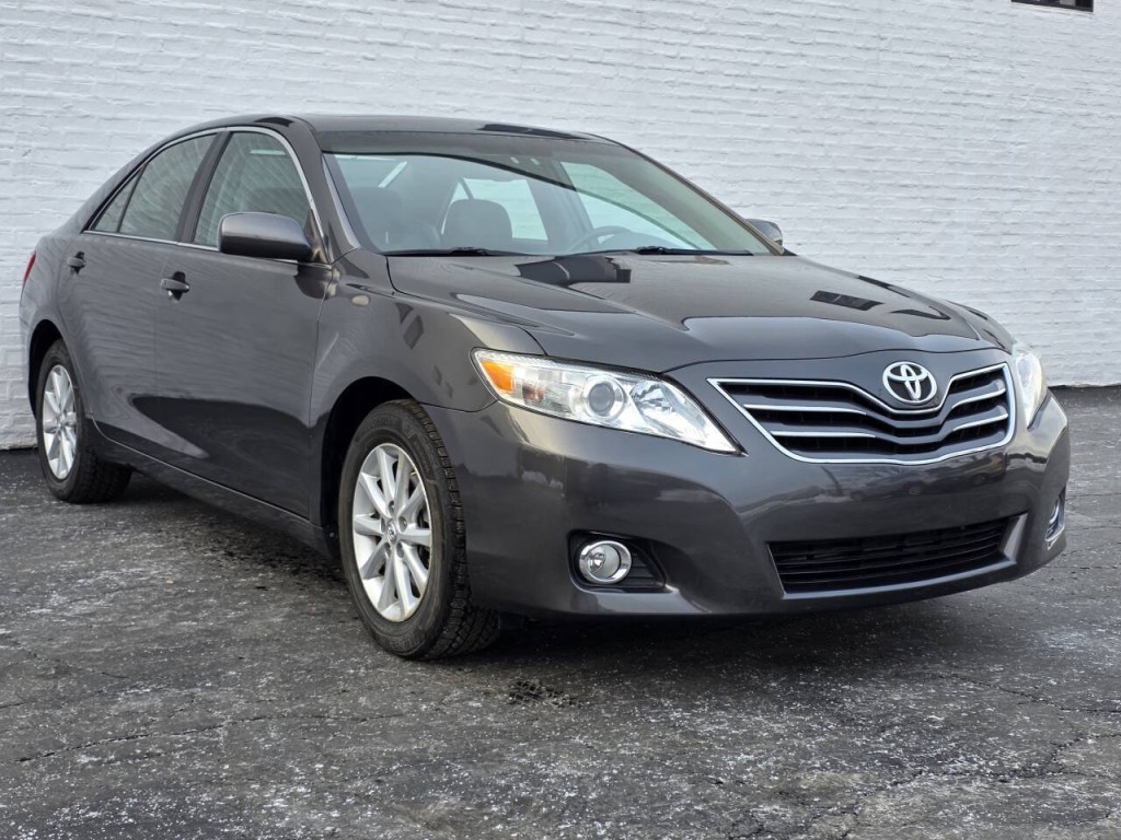 2011 Toyota Camry Image 3