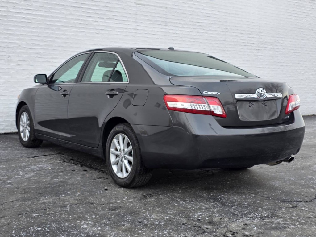 2011 Toyota Camry Image 19