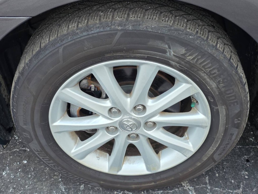 2011 Toyota Camry Image 23