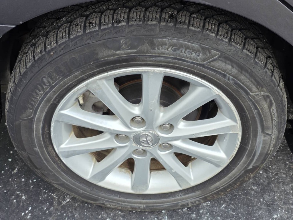 2011 Toyota Camry Image 25