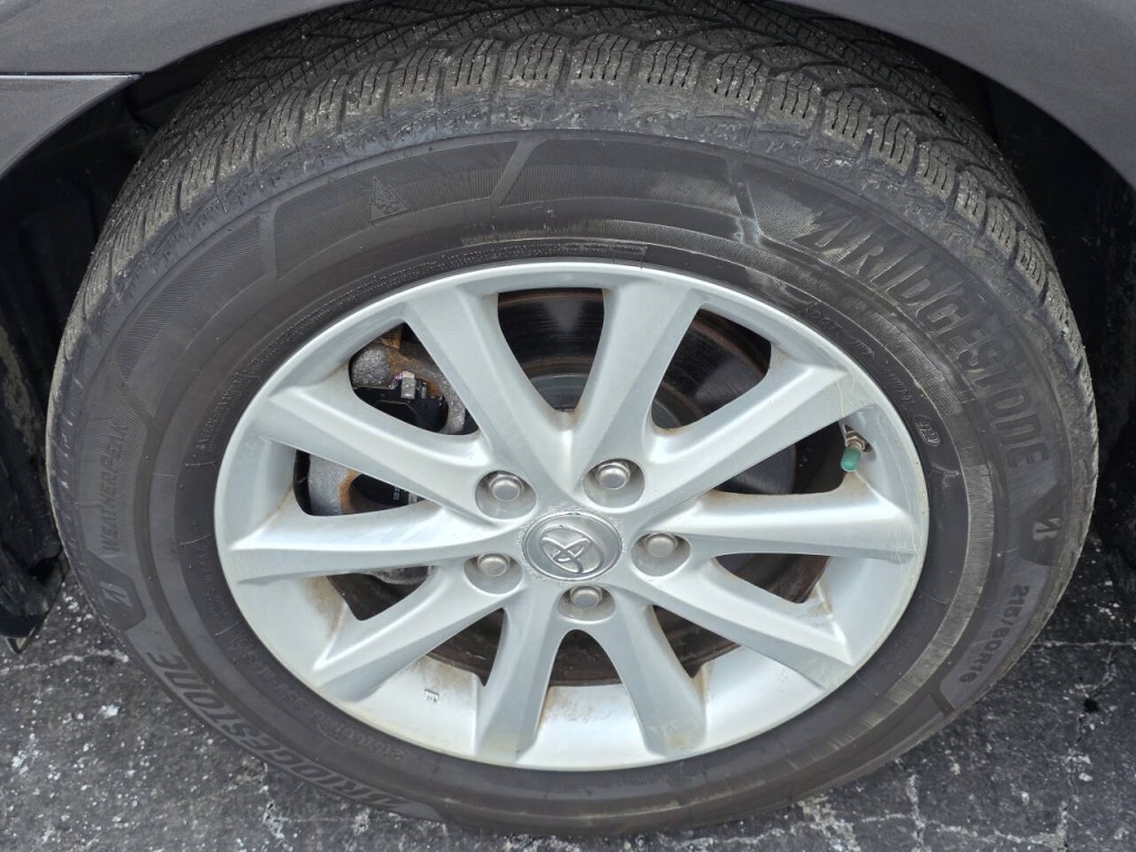 2011 Toyota Camry Image 26