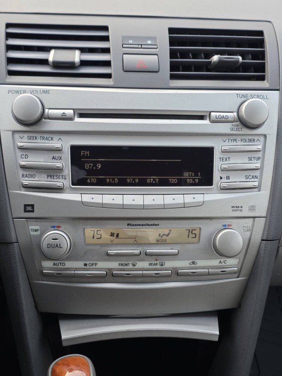 2011 Toyota Camry Image 30