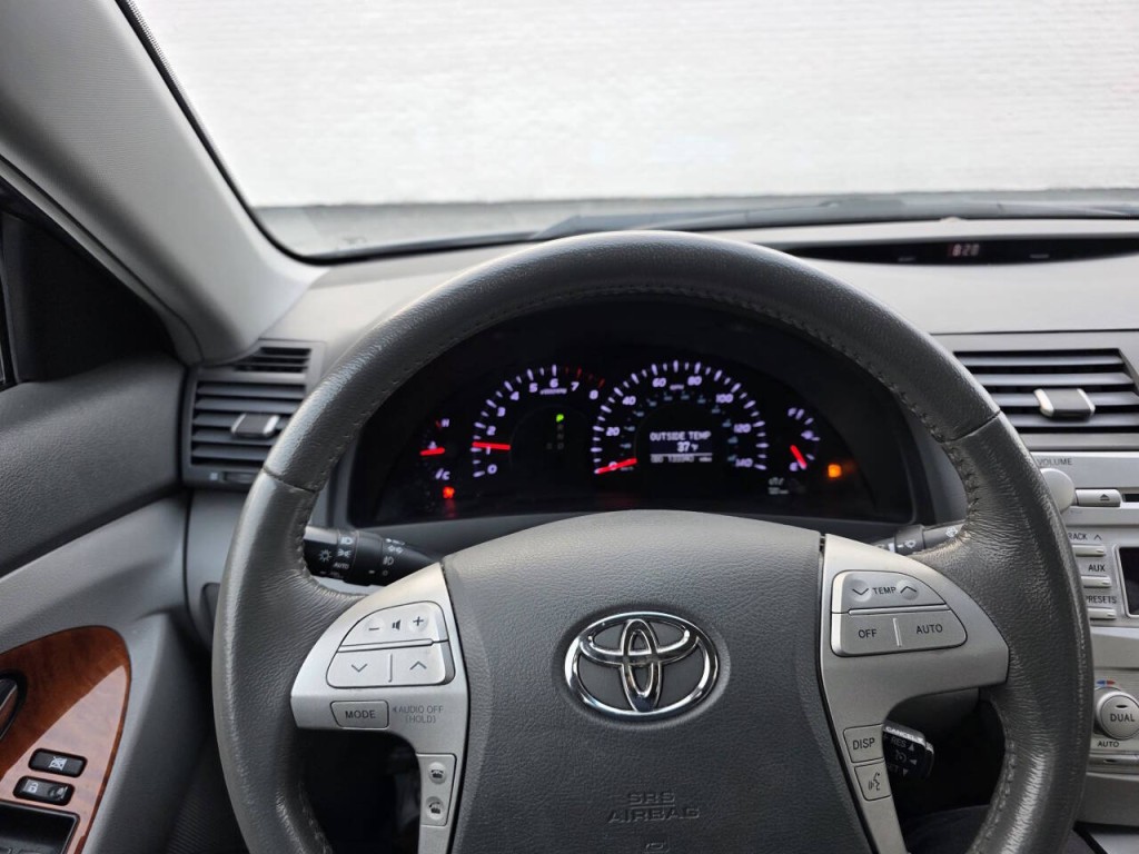 2011 Toyota Camry Image 34