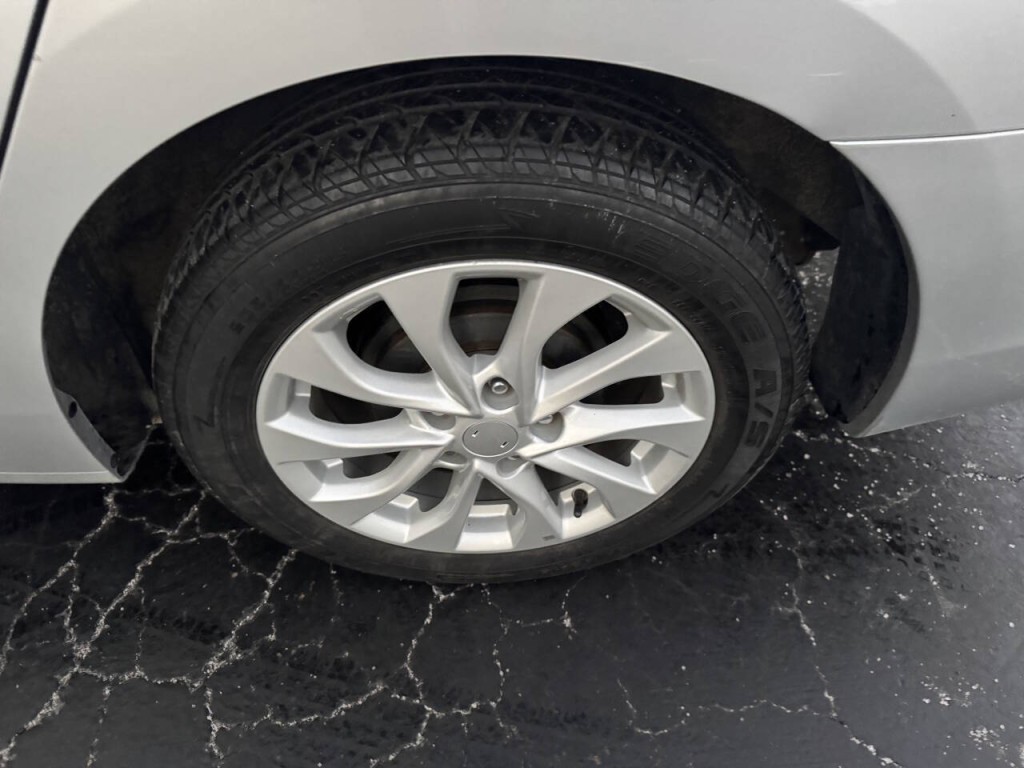 2019 Nissan Sentra Image 16