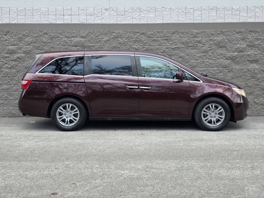 2011 Honda Odyssey Image 6