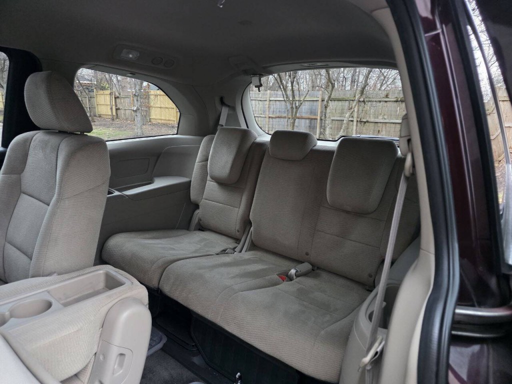 2011 Honda Odyssey Image 20
