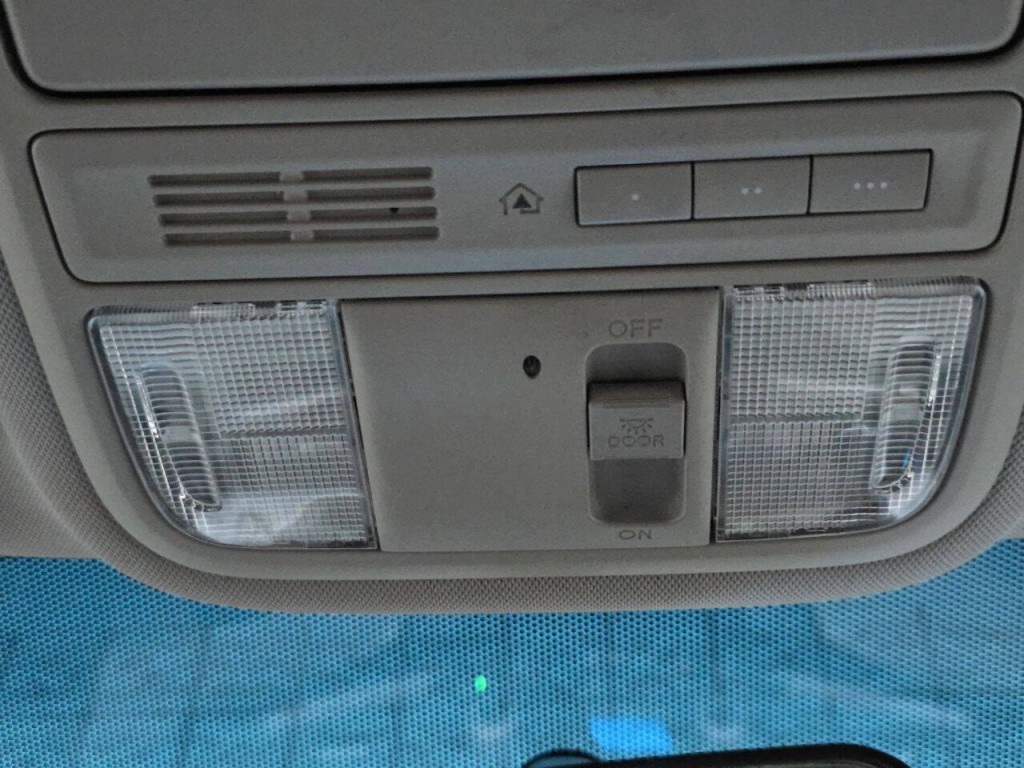 2011 Honda Odyssey Image 36