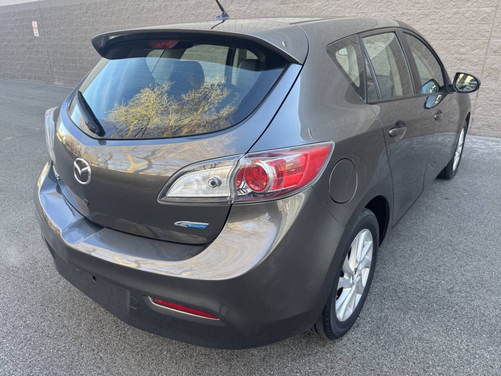 2013 Mazda Mazda3 Image 12
