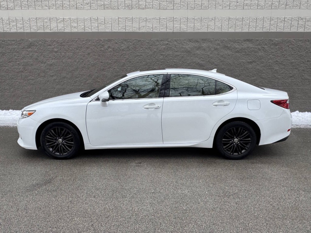 2013 Lexus ES 350 Image 2