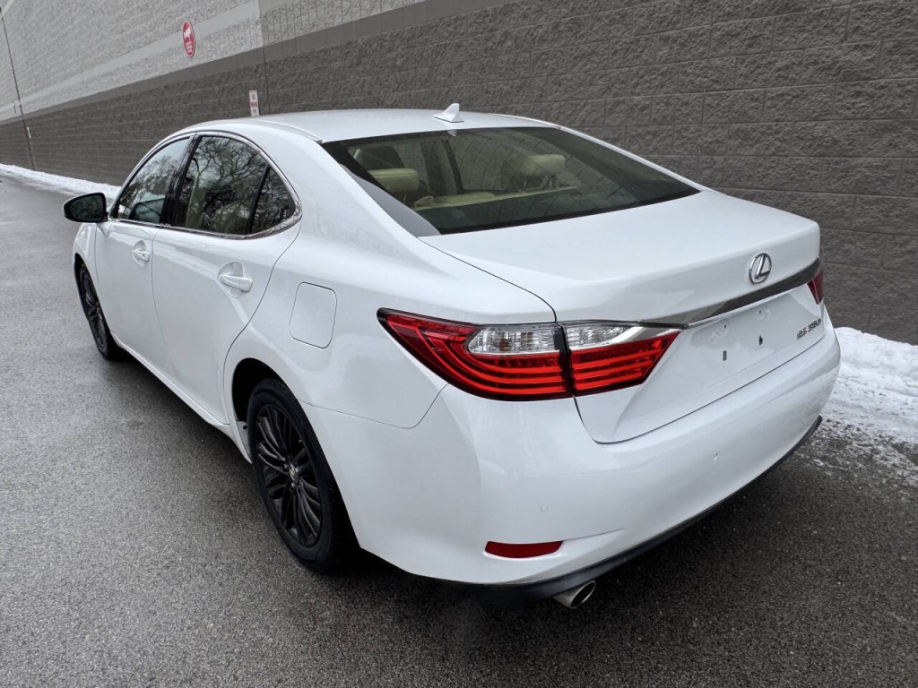 2013 Lexus ES 350 Image 3