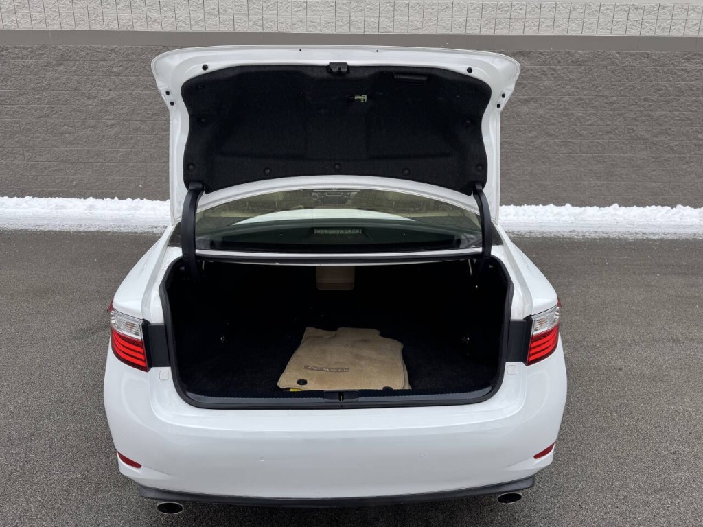 2013 Lexus ES 350 Image 12