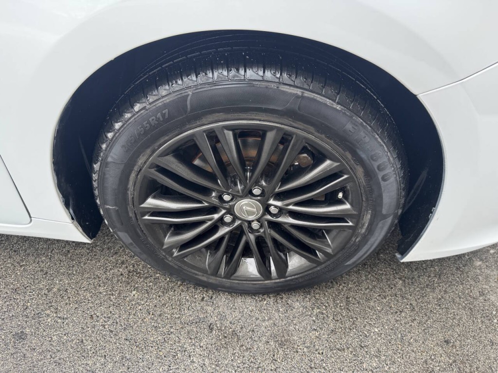 2013 Lexus ES 350 Image 19