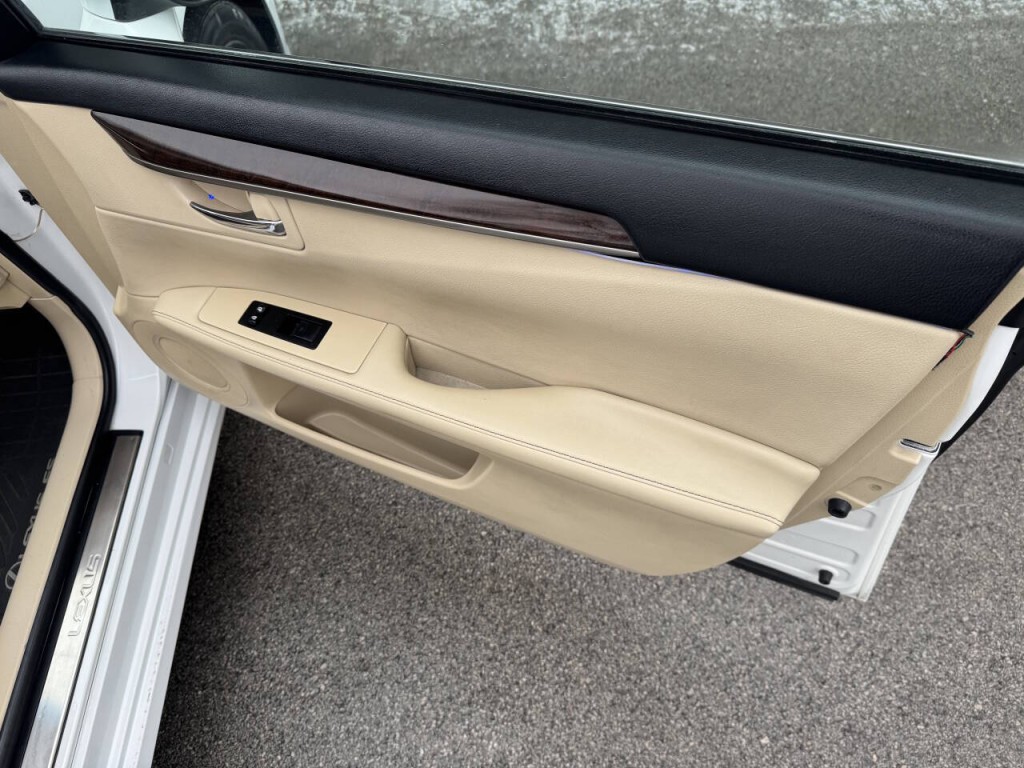 2013 Lexus ES 350 Image 28