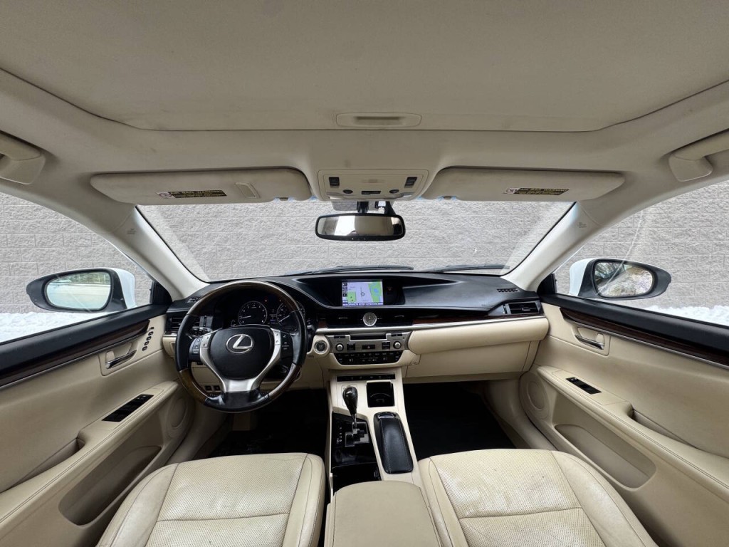 2013 Lexus ES 350 Image 34