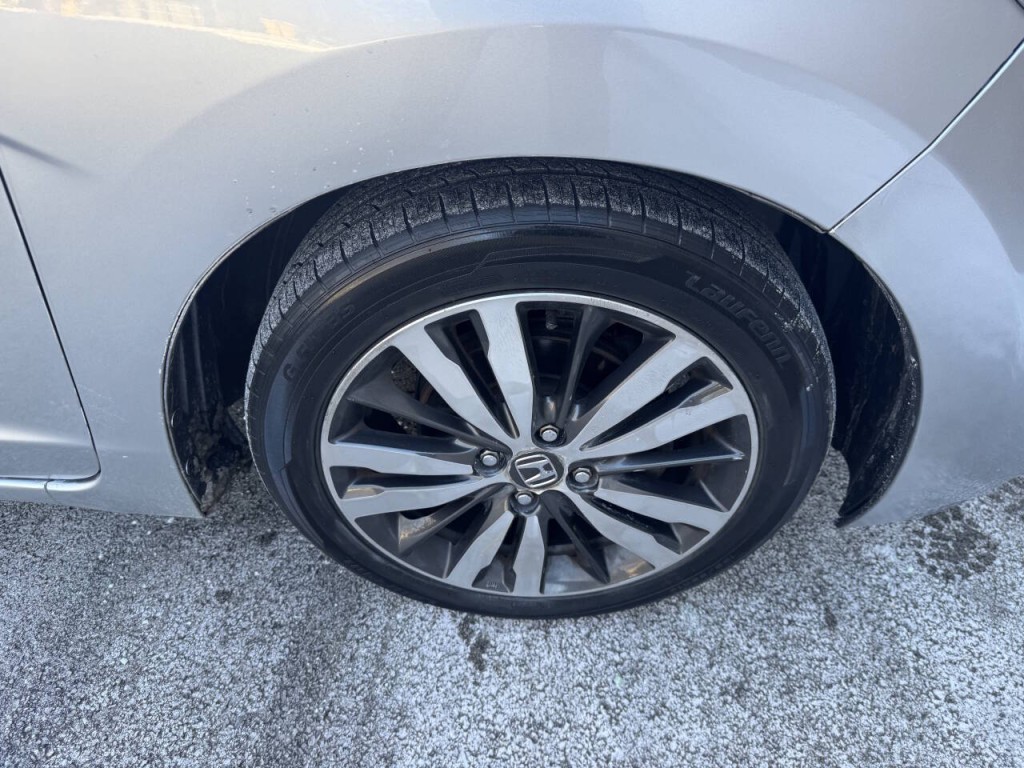 2015 Honda Fit Image 16