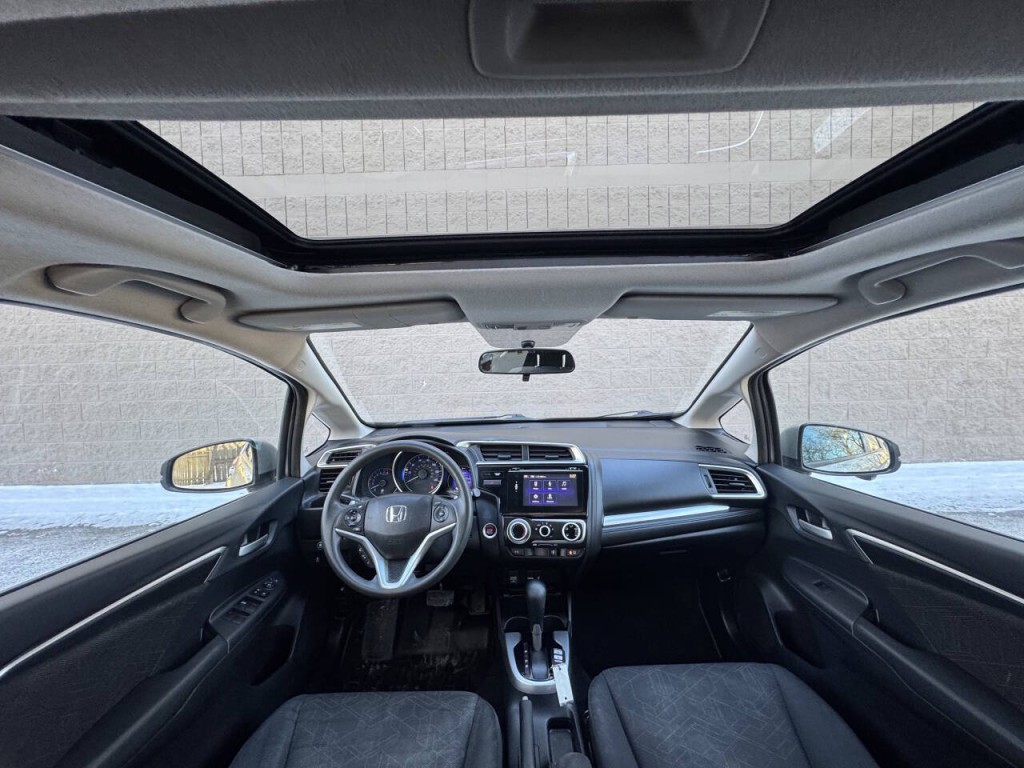 2015 Honda Fit Image 21