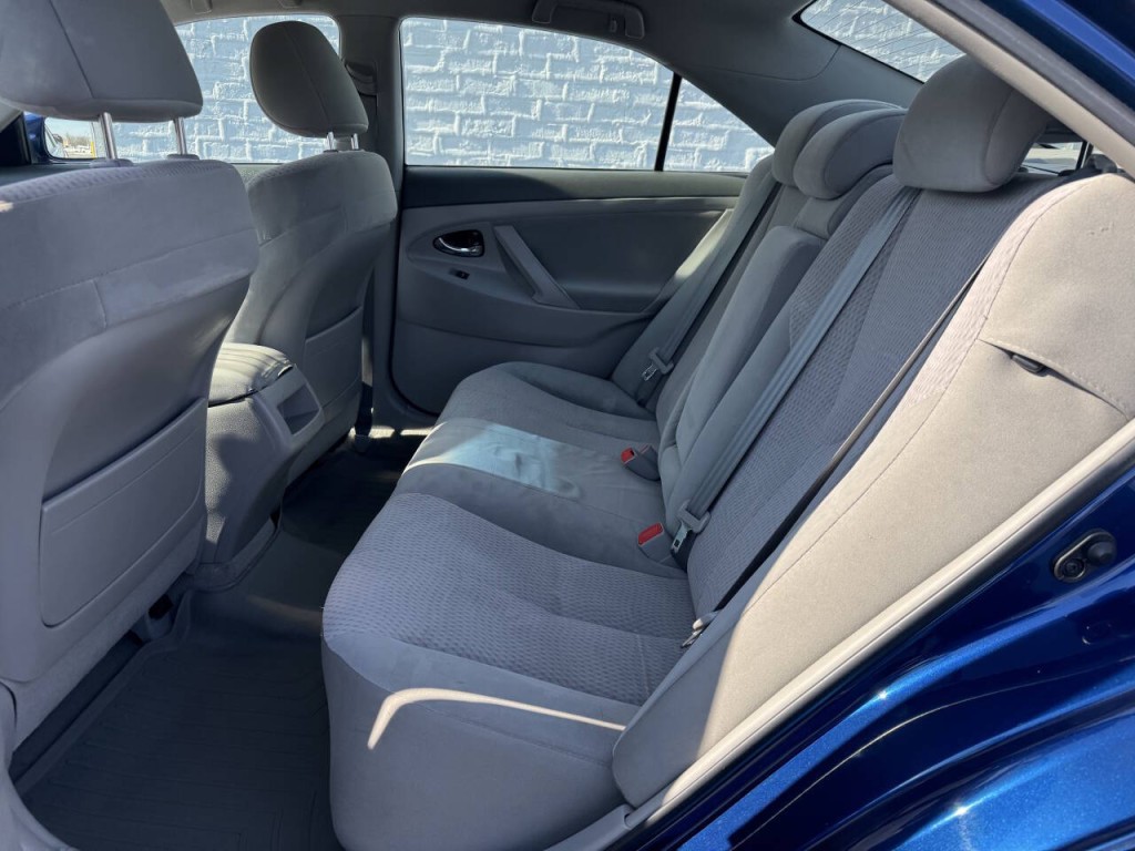 2011 Toyota Camry Image 21