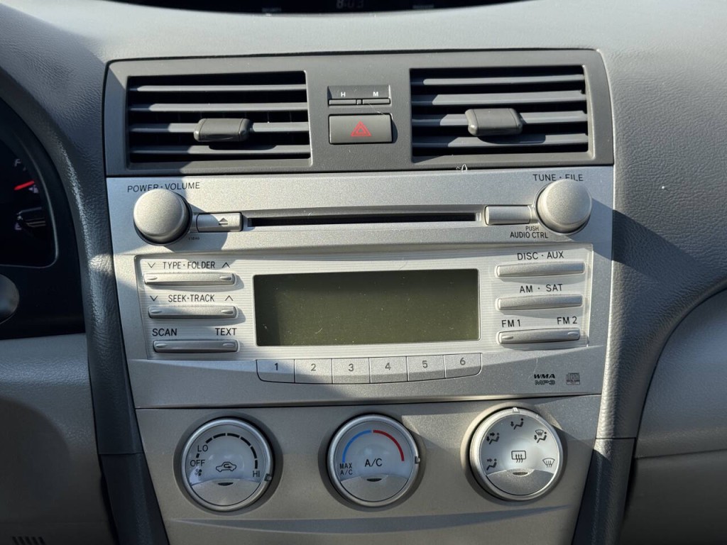 2011 Toyota Camry Image 22