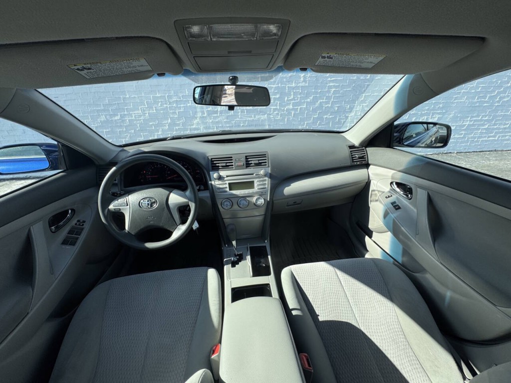 2011 Toyota Camry Image 25