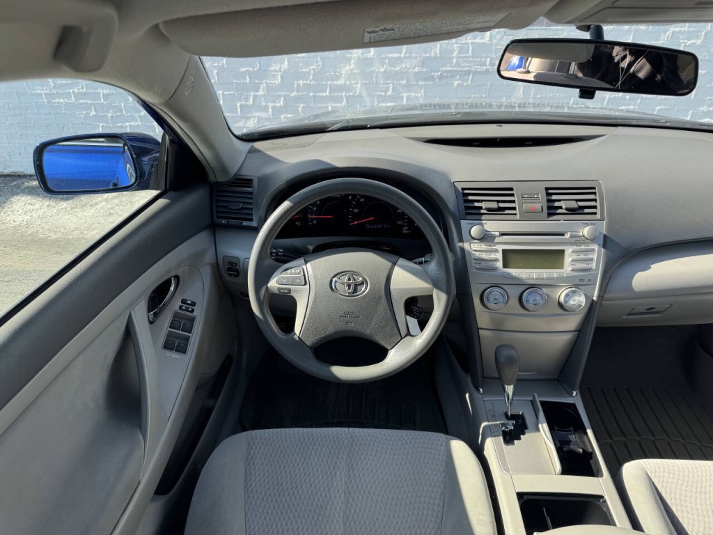 2011 Toyota Camry Image 26