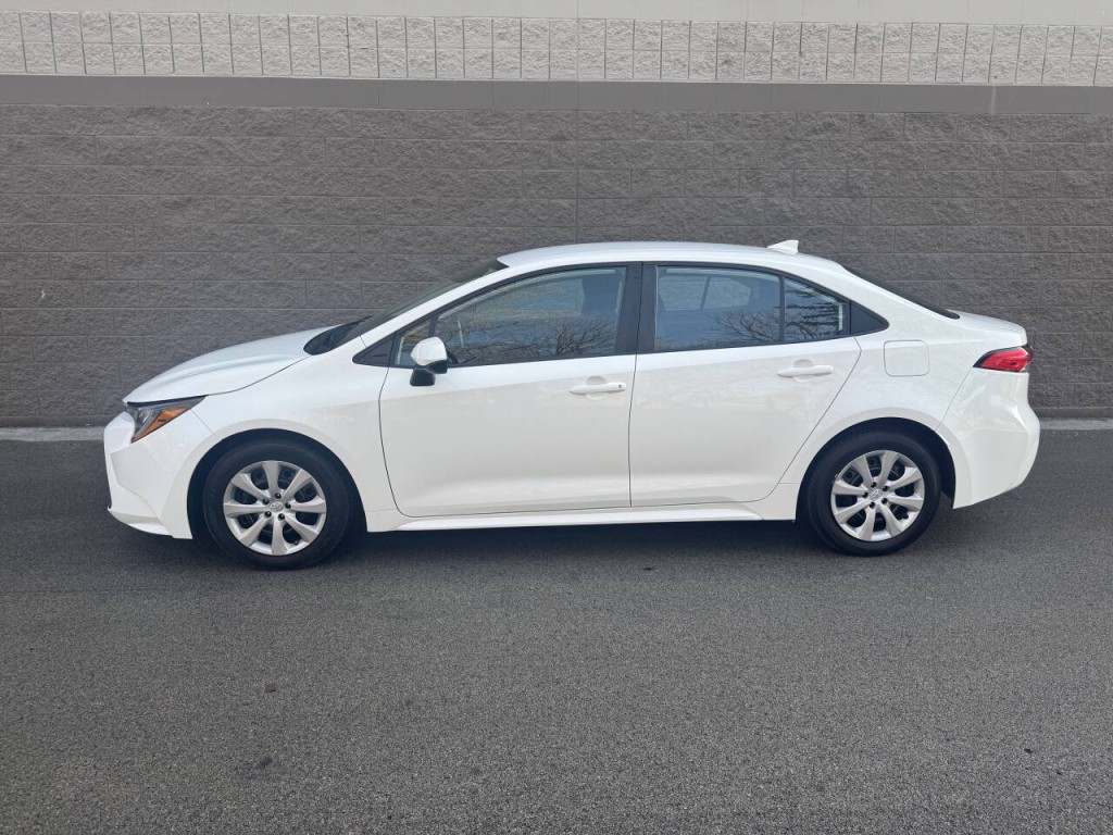 2021 Toyota Corolla Image 2