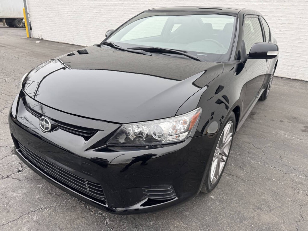 2011 Scion tC Image 4