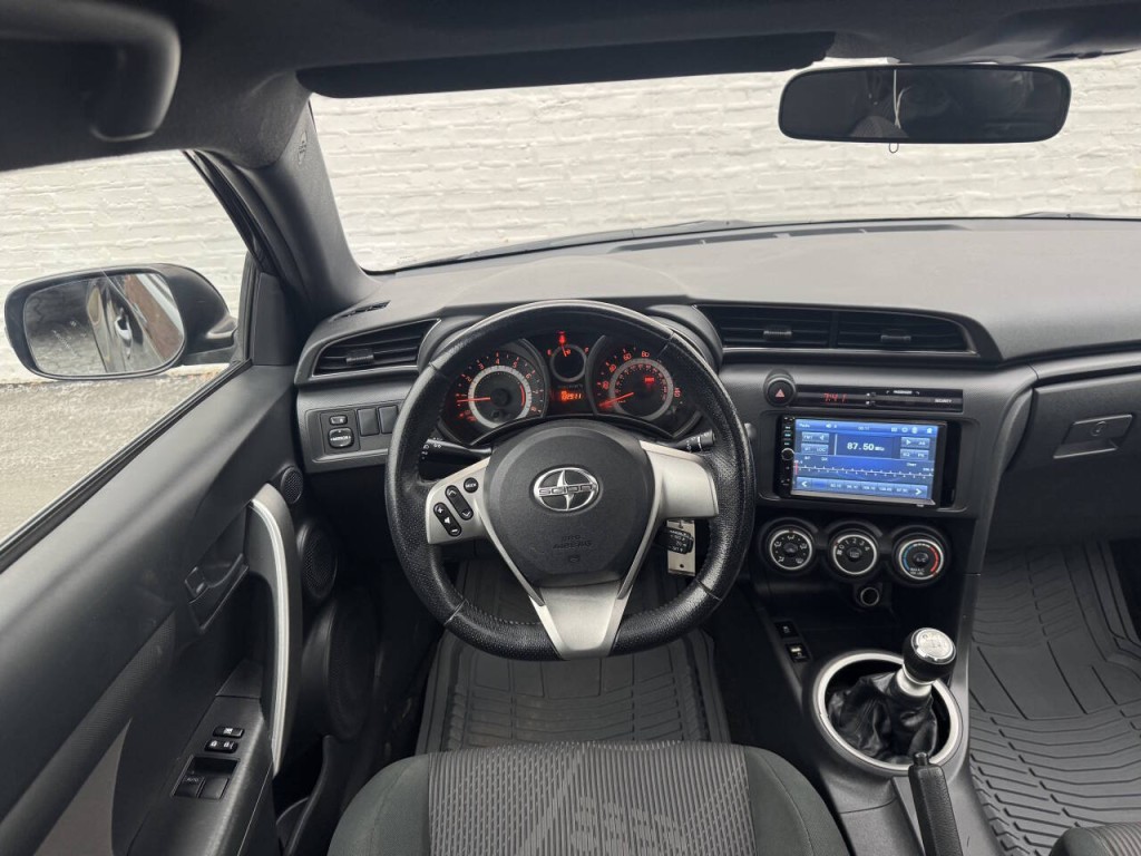 2011 Scion tC Image 27