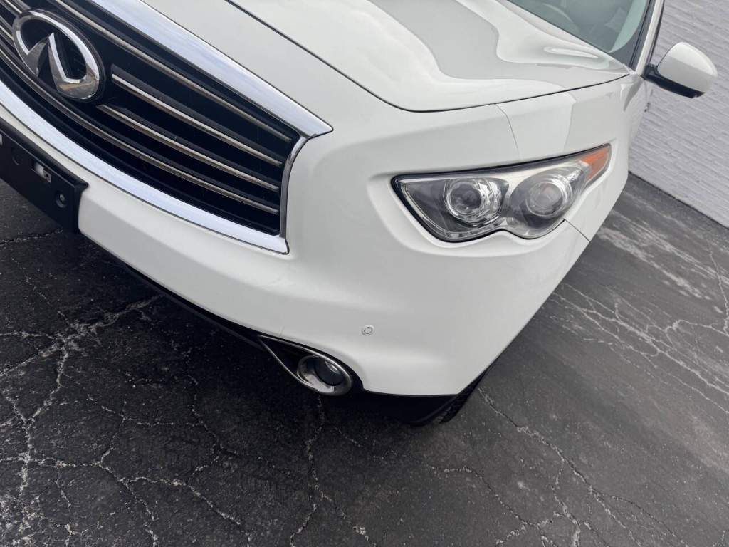 2012 INFINITI FX35 Image 9