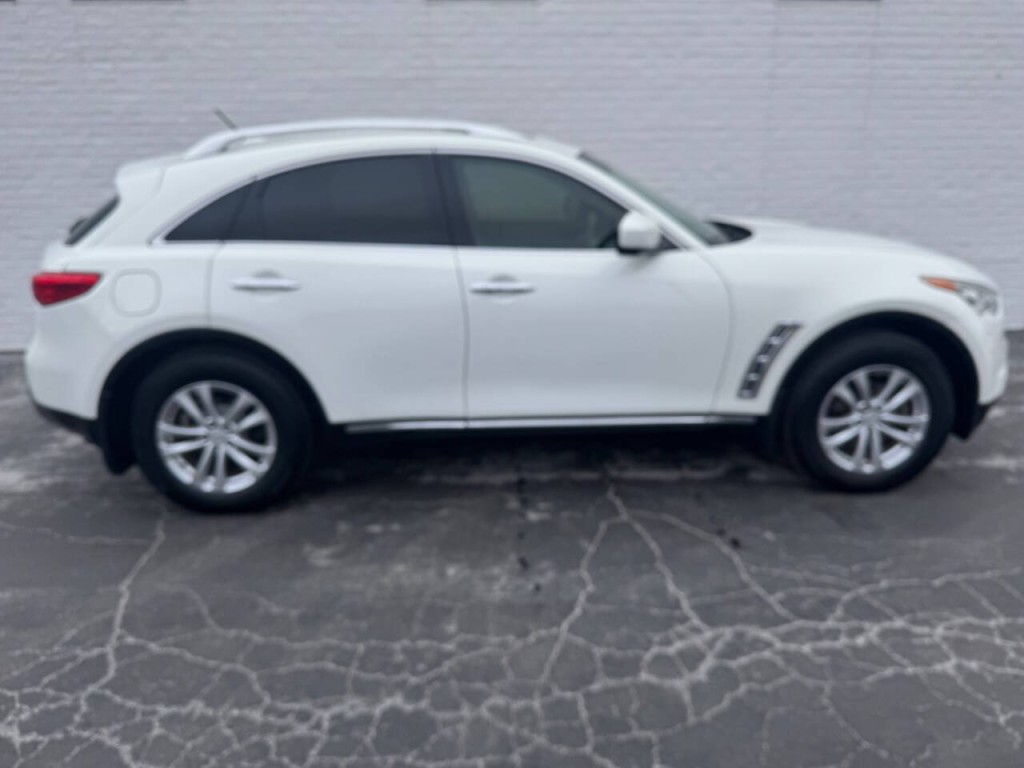 2012 INFINITI FX35 Image 12